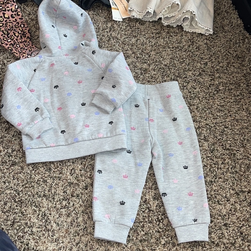 Juicy Couture 12mo set - Picture 7 of 10